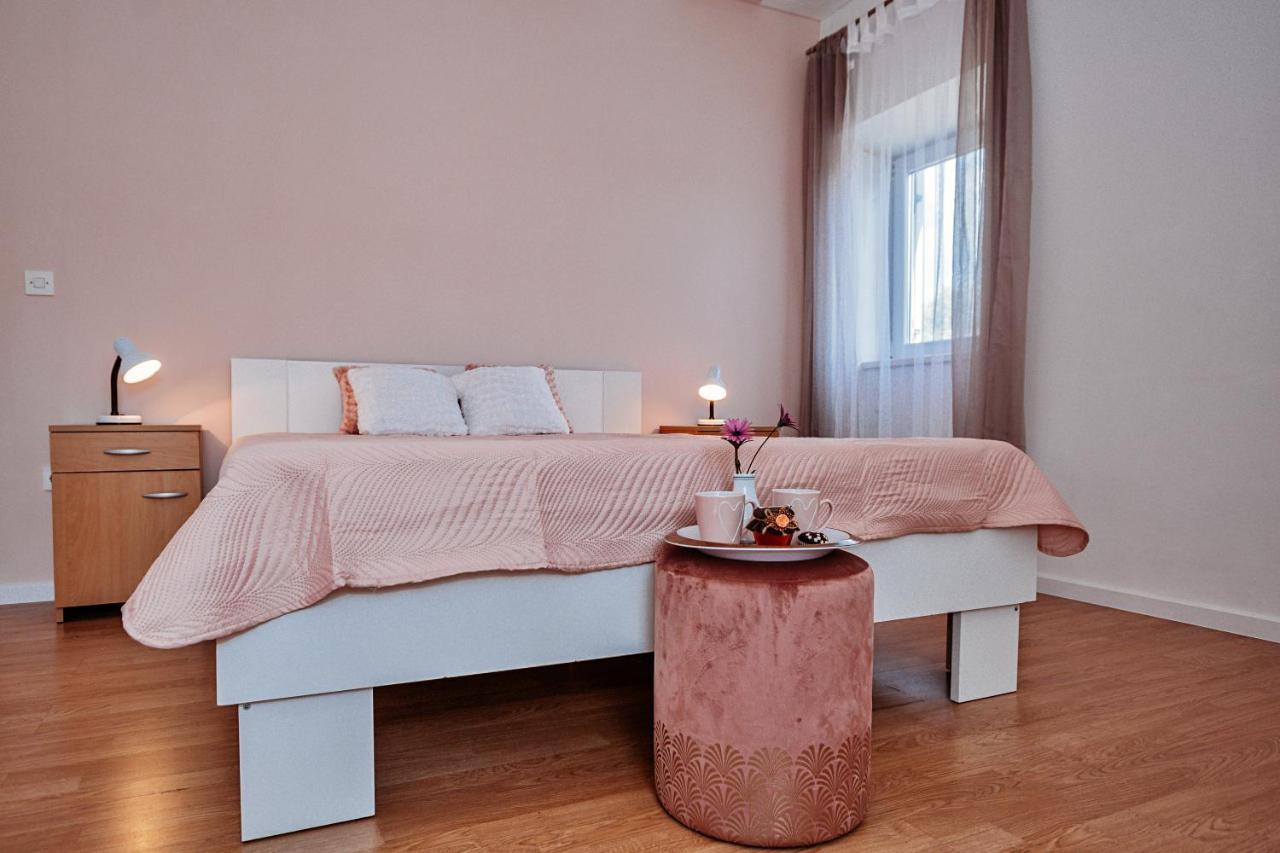 Rooms Emilija Bozava Exterior photo