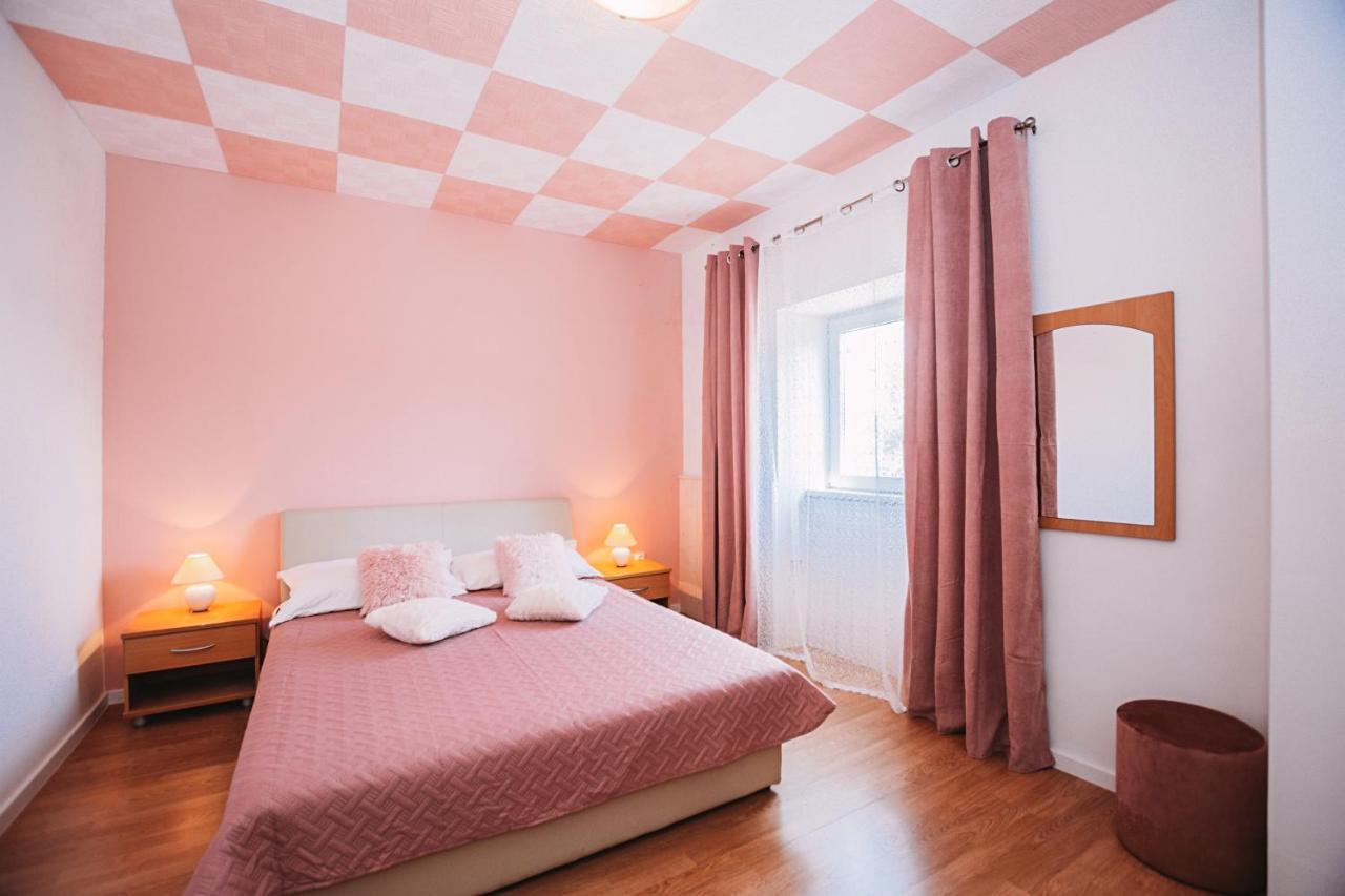 Rooms Emilija Bozava Exterior photo