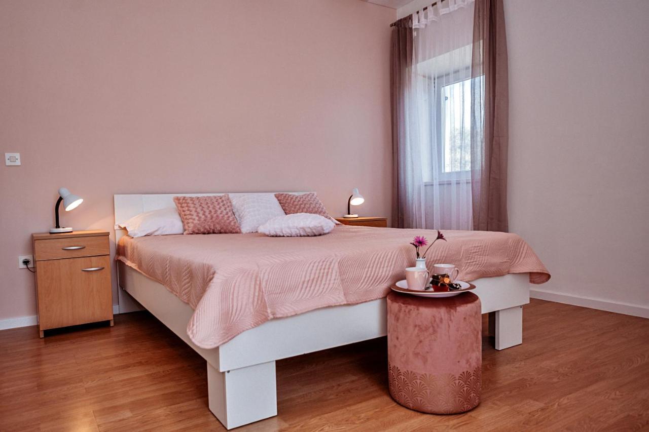 Rooms Emilija Bozava Exterior photo