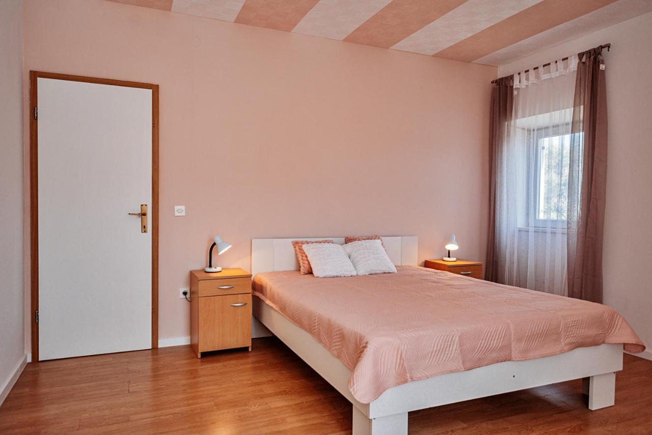 Rooms Emilija Bozava Exterior photo